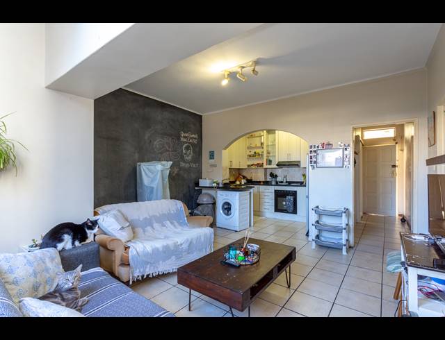 2 BEDROOM APARTMENT SOLD IN ZONNEBLOEM